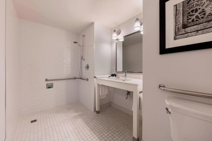 Four Points by Sheraton Kelowna Airport
