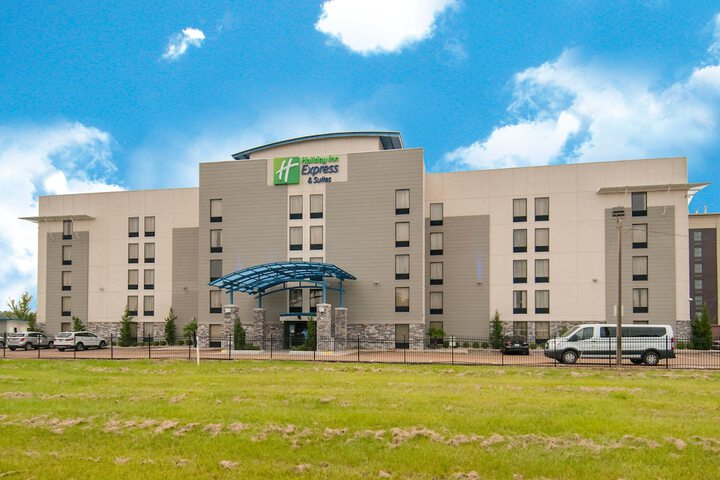 Holiday Inn Express & Suites Jackson Downtown - Coliseum by IHG