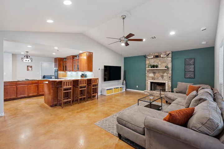 2br Texas Countryside Home w / Hot Tub!