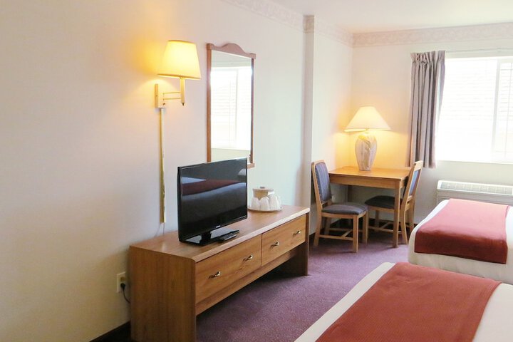 Peppermill Empress Inn