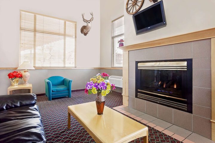 Super 8 by Wyndham Helena