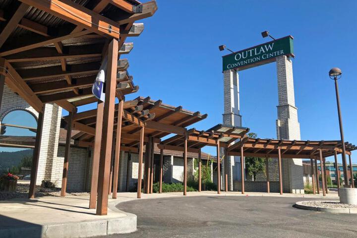 FairBridge Inn Suites & Outlaw Conference Center  Kalispell