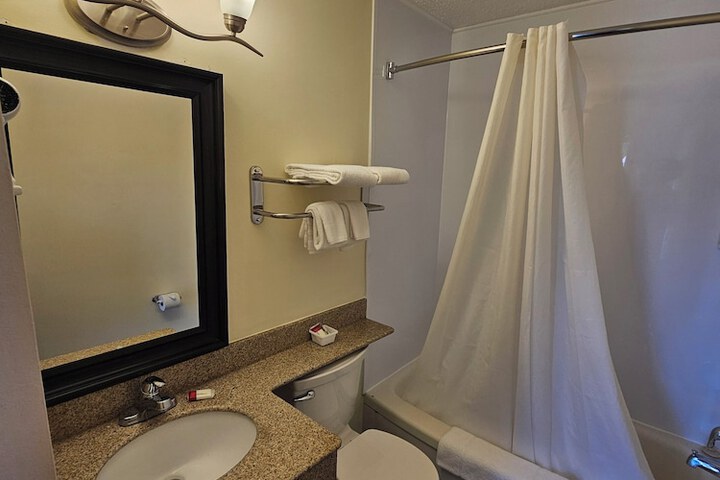 Room 19 of 38