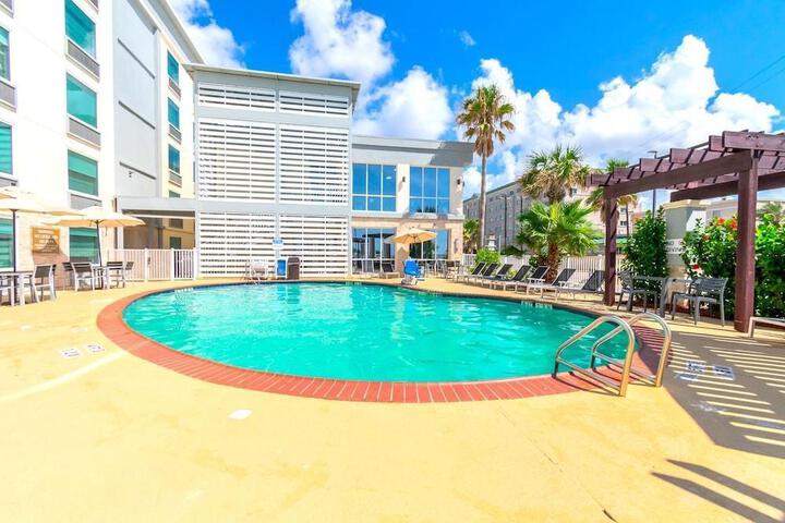 Clarion Pointe Galveston Seawall
