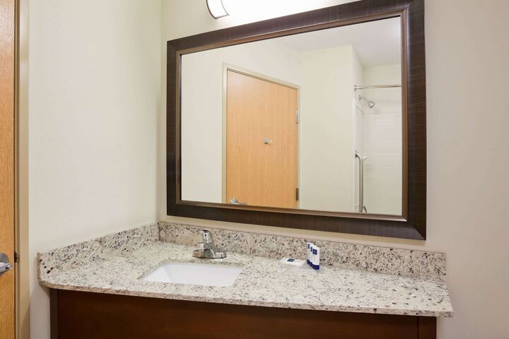 Room 15 of 27