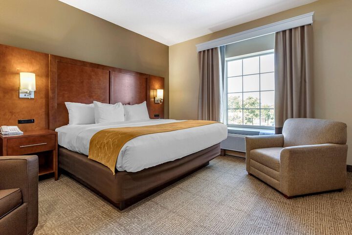 Room 27 of 48