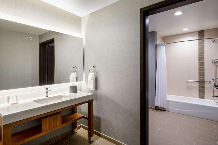 Room 32 of 52