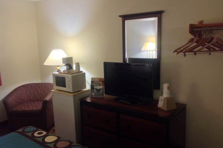 Room 4 of 23