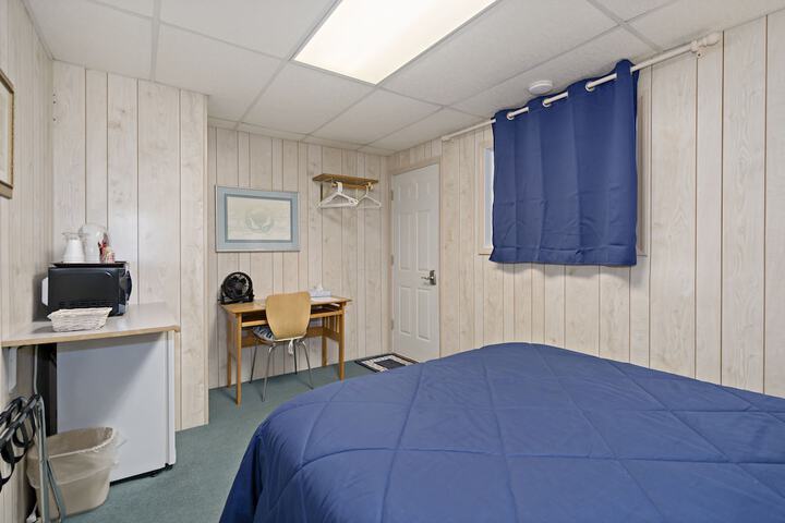 Room 17 of 36