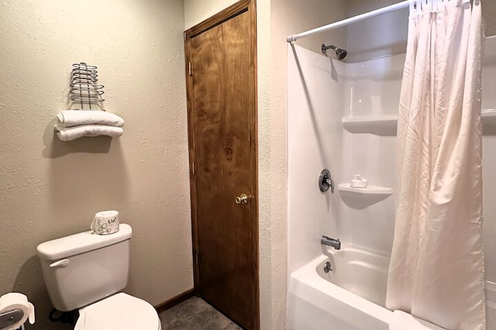 Room 165 of 299