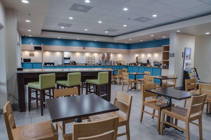Country Inn & Suites by Radisson Harlingen, TX