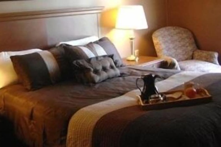 Talbot Trail Inn & Suites