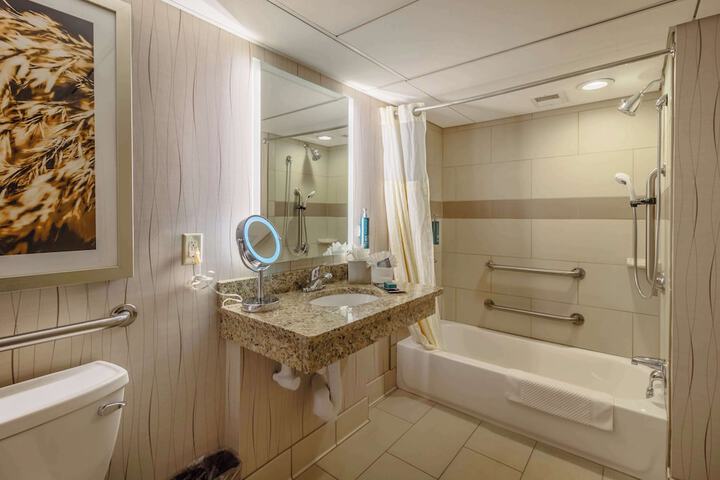 Room 15 of 28