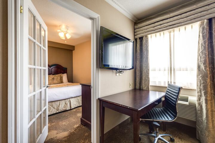 Room 43 of 78