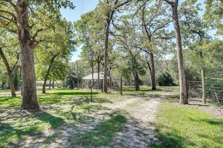 Franklin Home w / Water Views: Outdoor Dining Area!