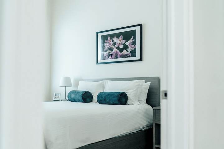 The Guesthouse Hotel
