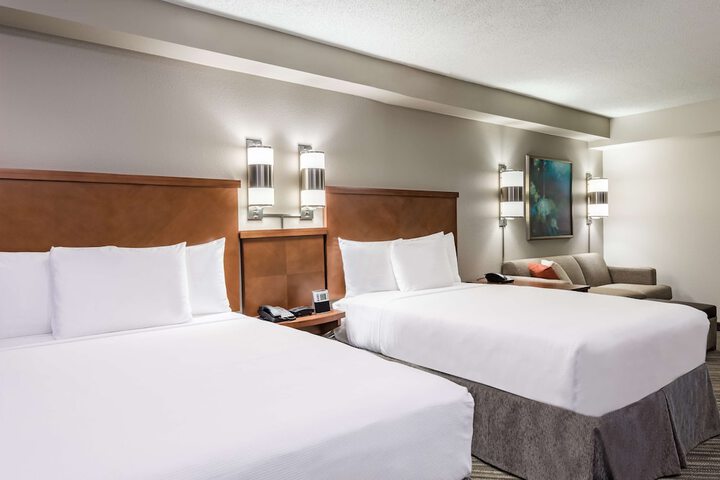 Hyatt Place Bentonville / Rogers