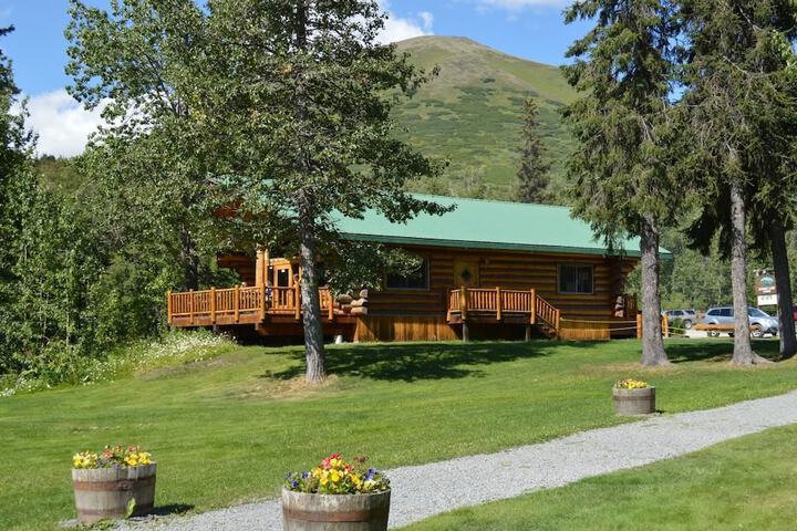 Summit Lake Lodge