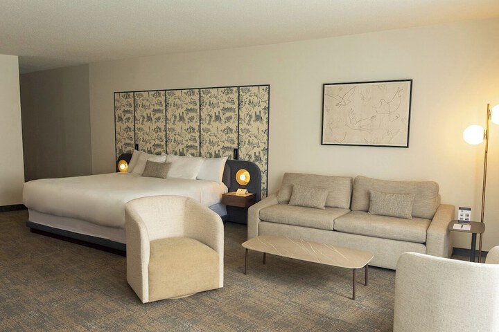 Room 13 of 53