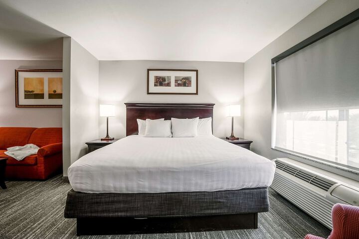 Room 44 of 104