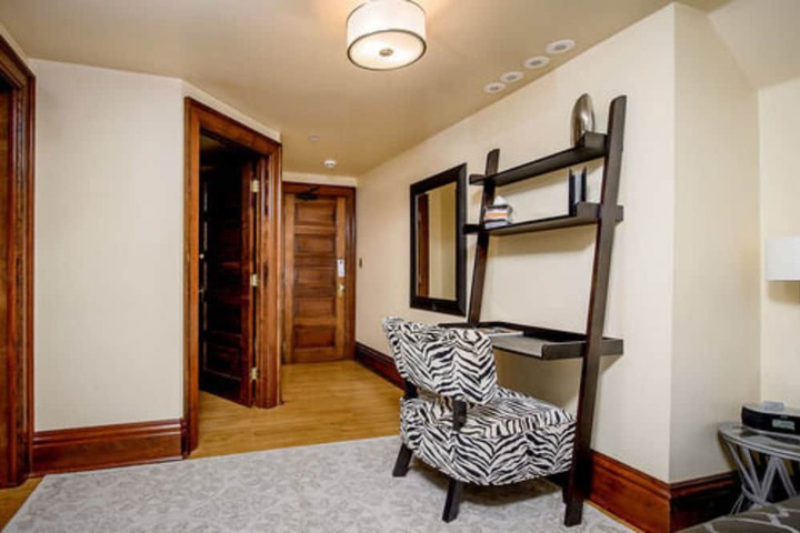 Room 31 of 63