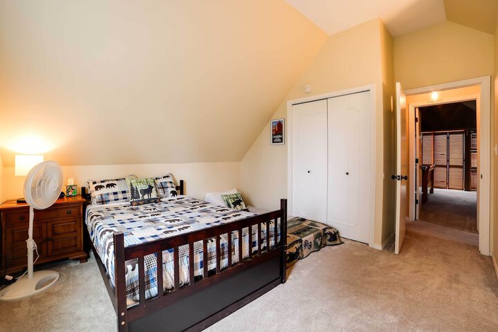 mountain Haven w / Deck + Pikes Peak Views!
