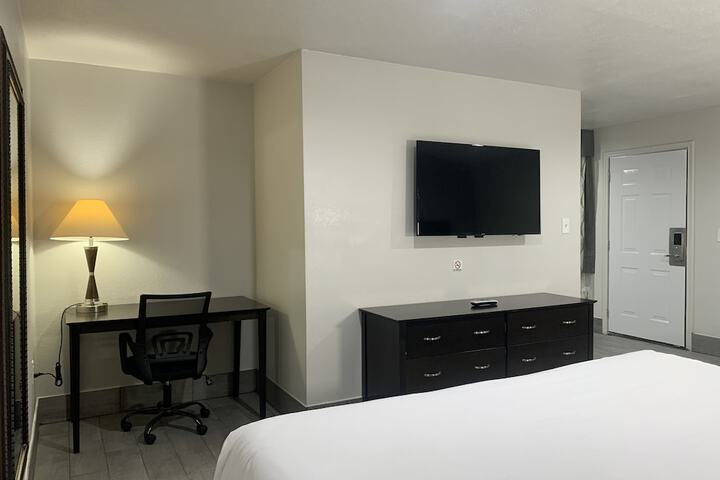Room 33 of 36