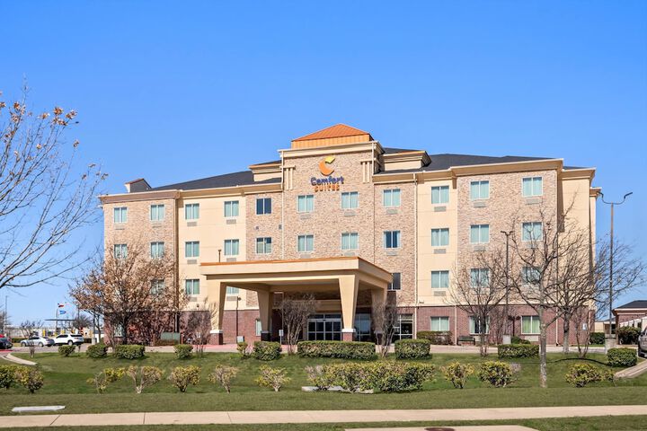 Comfort Suites Waxahachie - Dallas