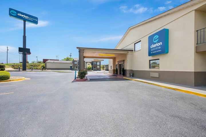 Clarion Pointe Athens I-65