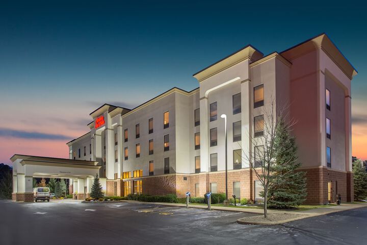 Hampton Inn & Suites Albany Airport