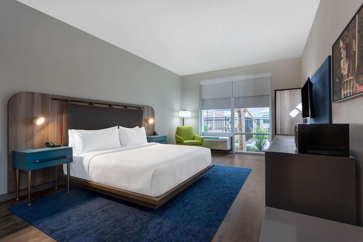 Room 14 of 29