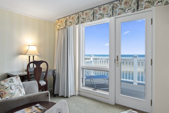 Room 21 of 77