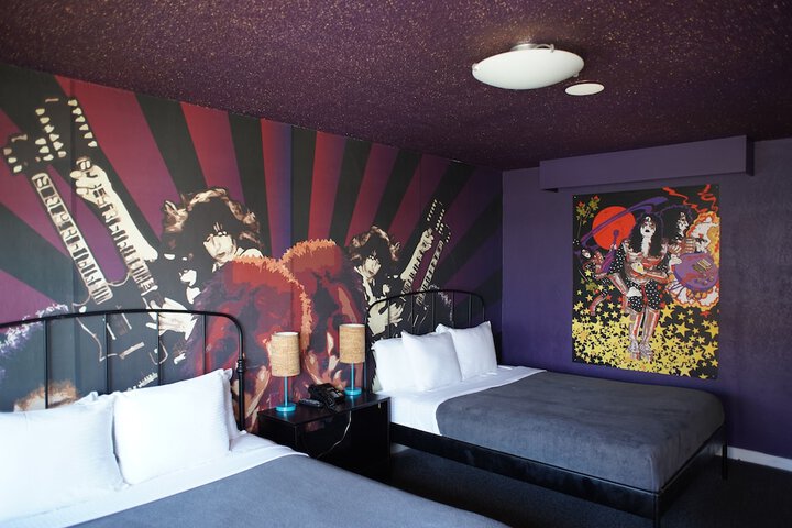 Room 11 of 60