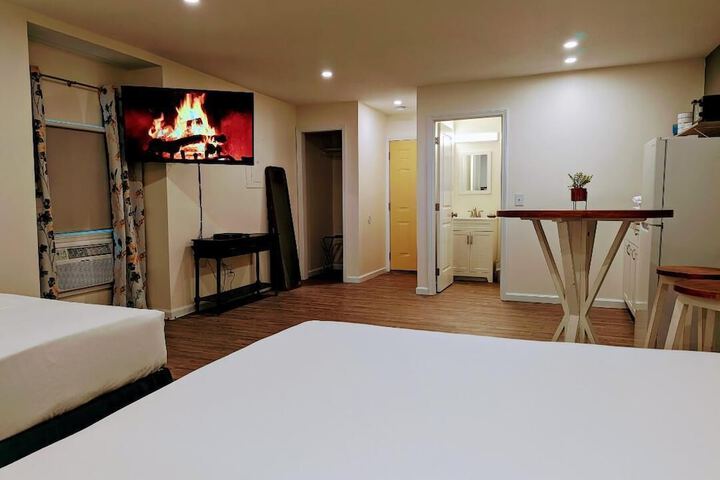 Room 10 of 25