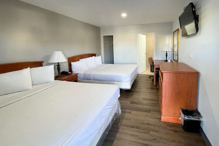 Room 10 of 15