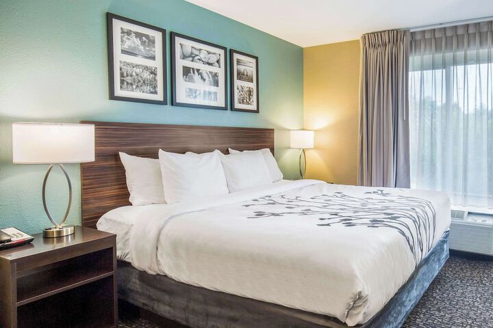 Sleep Inn & Suites Dunmore