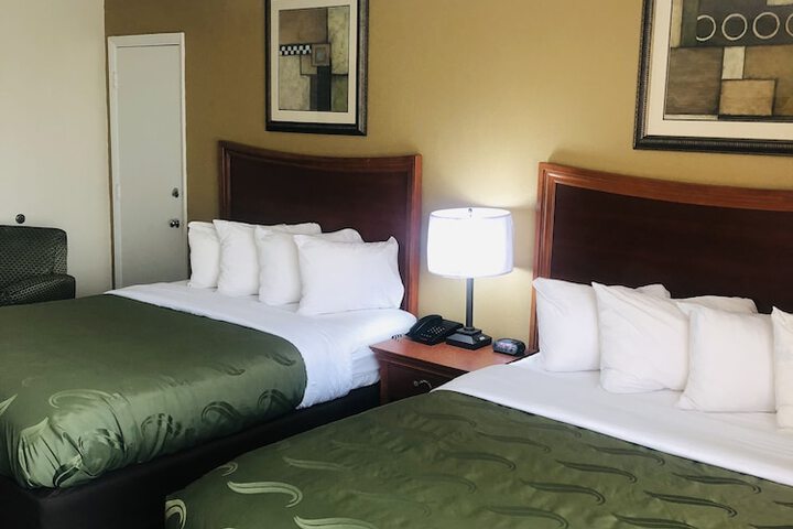 Room 6 of 46