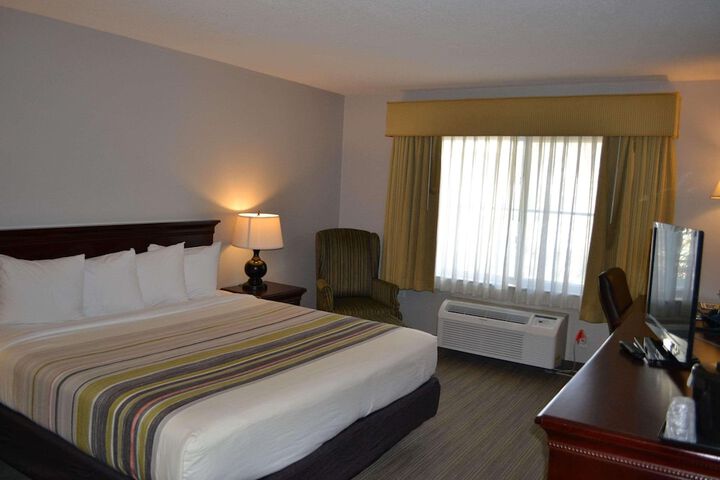 Country Inn & Suites by Radisson Gurnee, IL