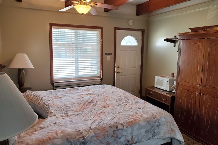 Room 28 of 36