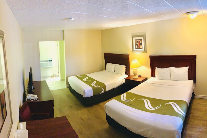 Room 8 of 19