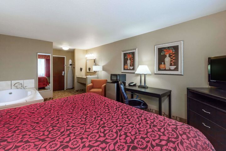 Room 10 of 17