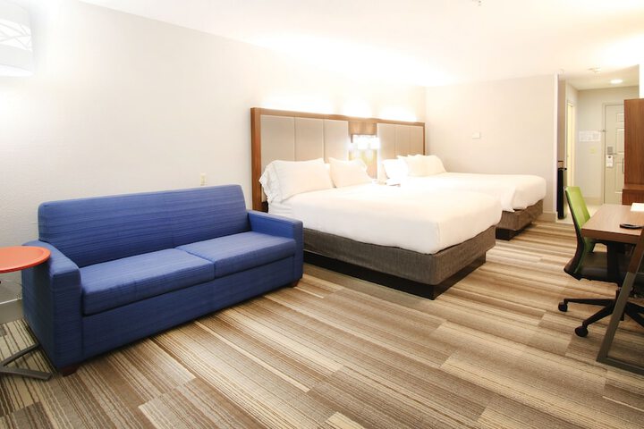 Holiday Inn Express Hotel & Suites Magnolia-Lake Columbia by IHG