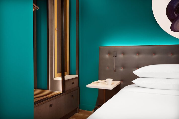 Room 10 of 50