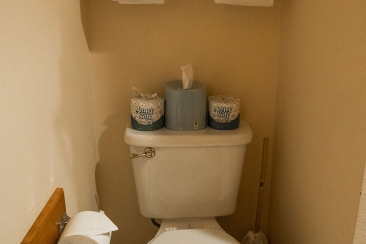 Room 52 of 191