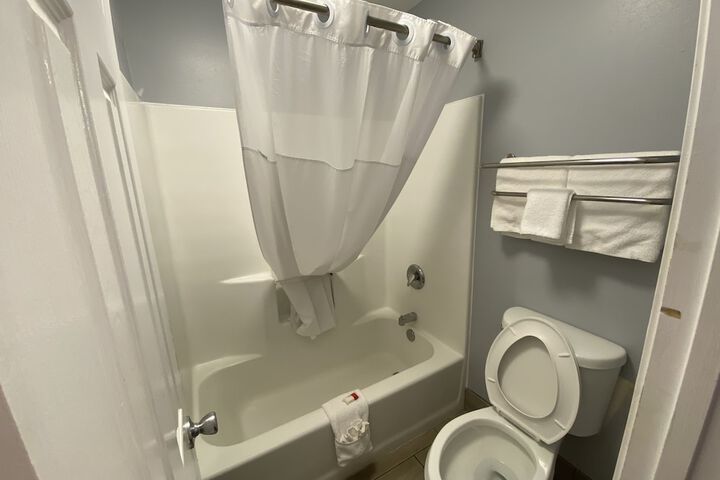 Room 11 of 22