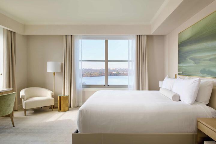 Room 44 of 96