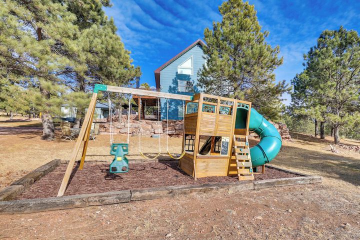 Tiny Cabin w / Outdoor Dining Area - Near Keystone!