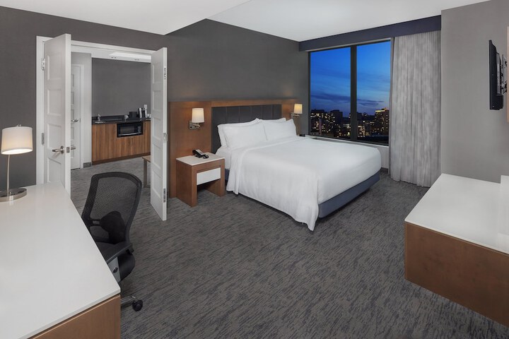 Room 32 of 59