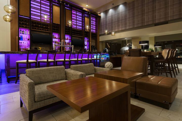 Lounge 46 of 57
