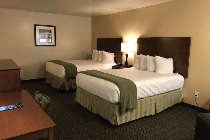 Dinosaur Inn & Suites
